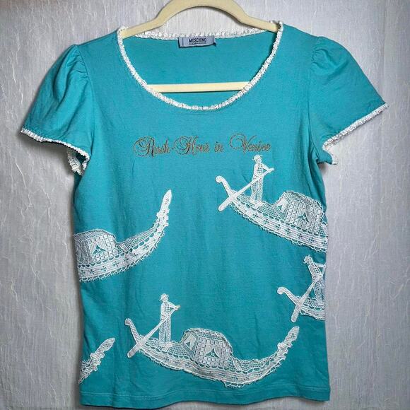 Moschino “Rush Hour in Venice” Light Blue Crochet Detailed Tee - Size Small - Picture 2 of 8